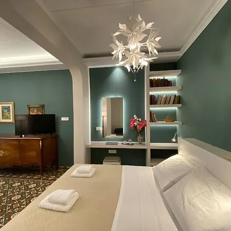 Апартаменти Efi's House