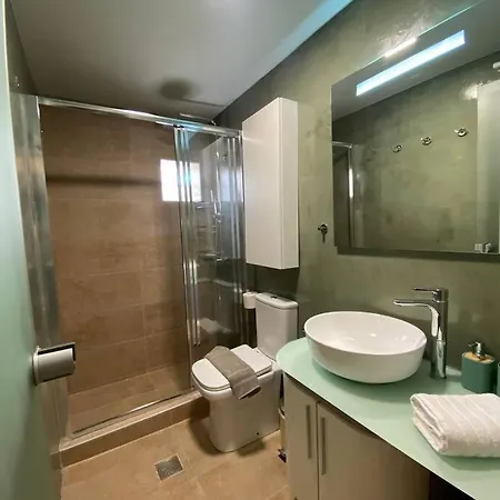 Efi's House Апартаменти *