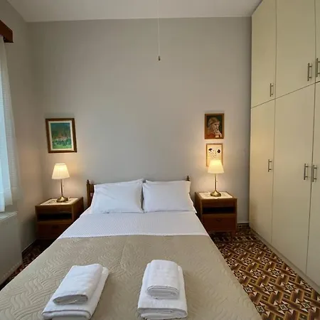 Апартаменти Efi's House *