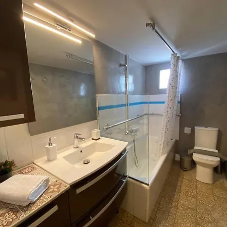 Апартаменти Efi's House *