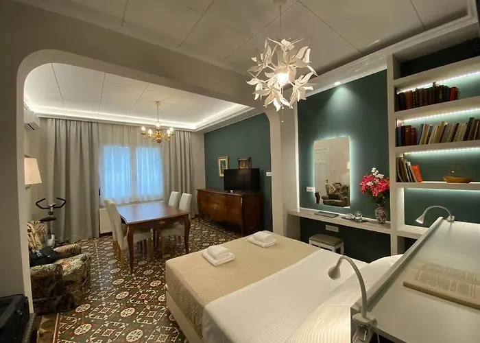 Апартаменты Efi's House *